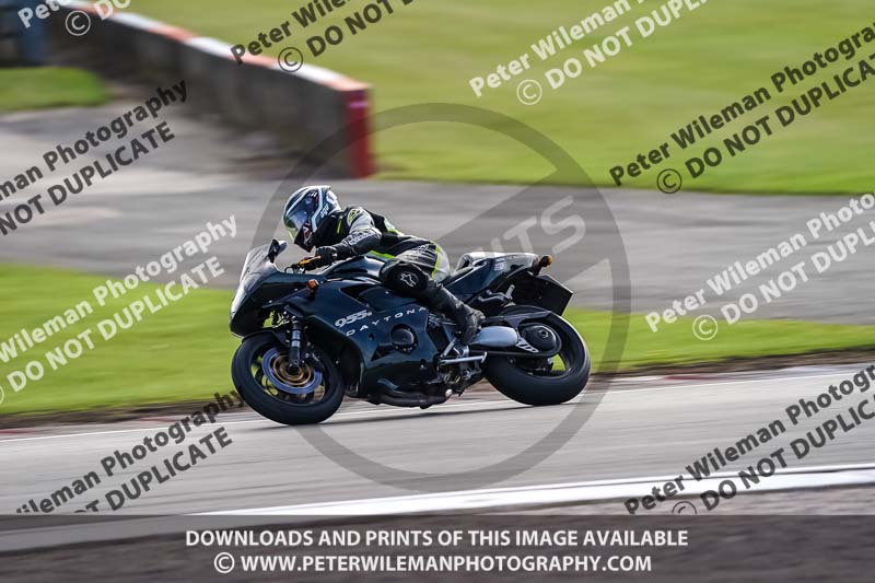 donington no limits trackday;donington park photographs;donington trackday photographs;no limits trackdays;peter wileman photography;trackday digital images;trackday photos